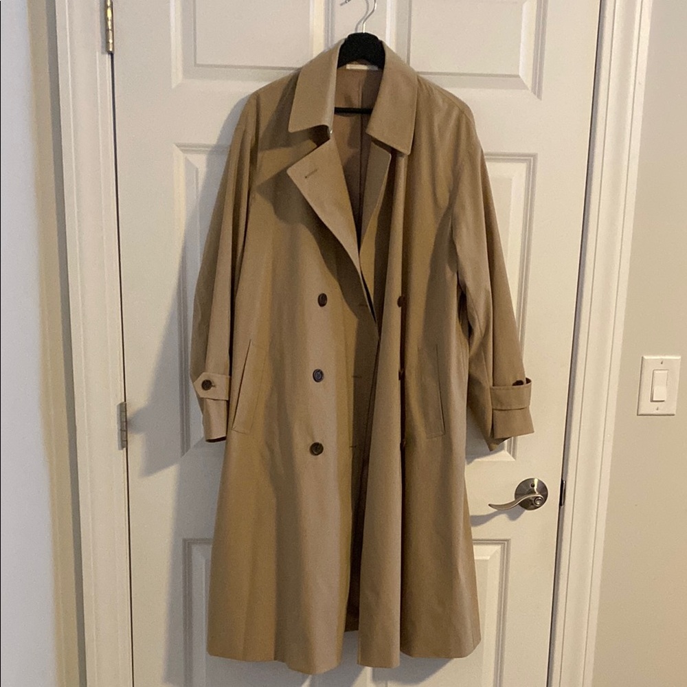 EUC Uniqlo Classic Tan Trench Coat L Tan Lightweight